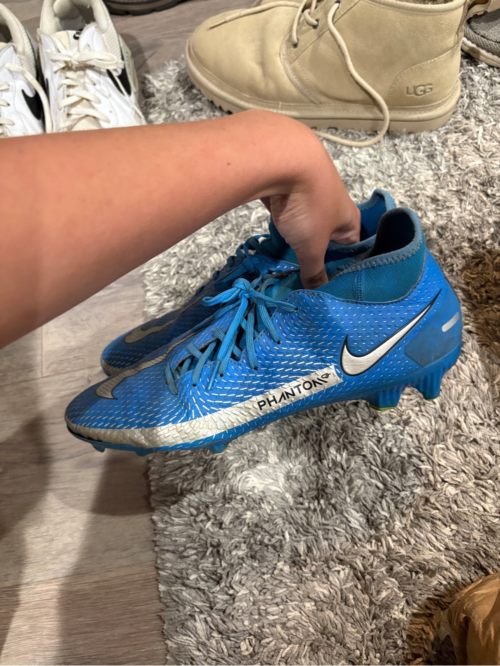 Nike Phantom Blue Soccer Cleats with Silver Accents men’s size 10.5
